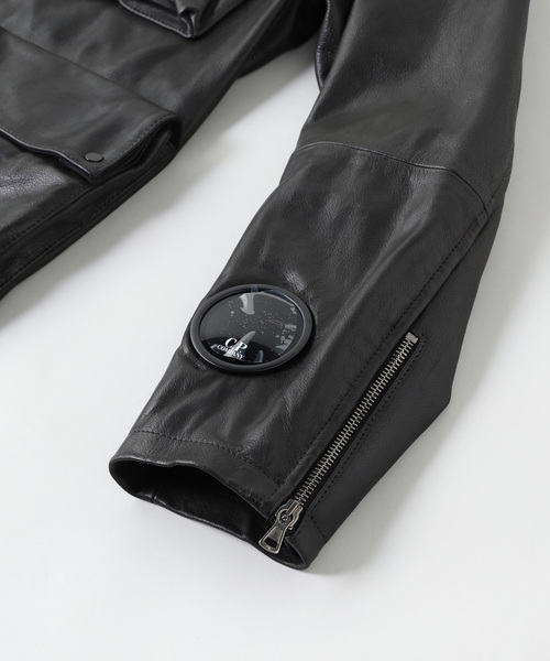 C.P. COMPANY(シーピーカンパニー)の「C.P.Company / シーピーカンパニー OW MEDIUM JACKET IN LEATHER(ライダースジャケット・メンズ・ブラック・MEDIUM)」の4枚目の写真