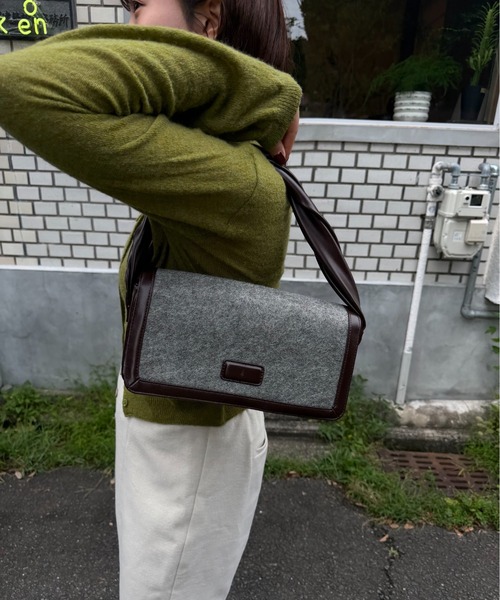 lawgy(ラウジー)の「combination material shoulder twist bag / コンビネーションマテリアルショルダーツイストバッグ(ハンドバッグ・レディース・グレー/オートミール・FREE)」の18枚目の写真