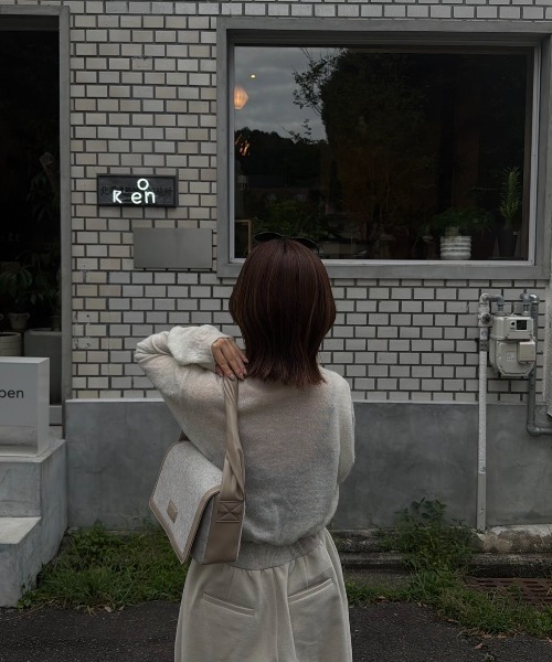 lawgy(ラウジー)の「combination material shoulder twist bag / コンビネーションマテリアルショルダーツイストバッグ(ハンドバッグ・レディース・グレー/オートミール・FREE)」の5枚目の写真