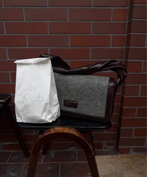 lawgy(ラウジー)の「combination material shoulder twist bag / コンビネーションマテリアルショルダーツイストバッグ(ハンドバッグ・レディース・グレー/オートミール・FREE)」の20枚目の写真