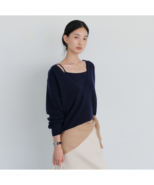 URAGO(ユラーゴ)の「Yak wool V-neck knit(ニット/セーター・レディース・オートミール/ブラウン/ネイビー・FREE)」の3枚目の写真