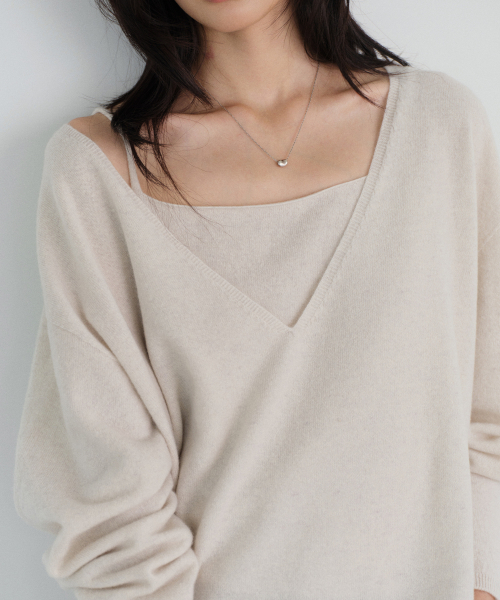 URAGO(ユラーゴ)の「Yak wool V-neck knit(ニット/セーター・レディース・オートミール/ブラウン/ネイビー・FREE)」の5枚目の写真