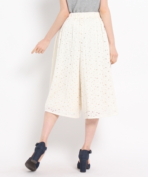 SHOO・LA・RUE(シューラルー)の「花柄レースガウチョパンツ(その他パンツ・レディース・ブルー/ホワイト/グリーン・03/02)」の6枚目の写真