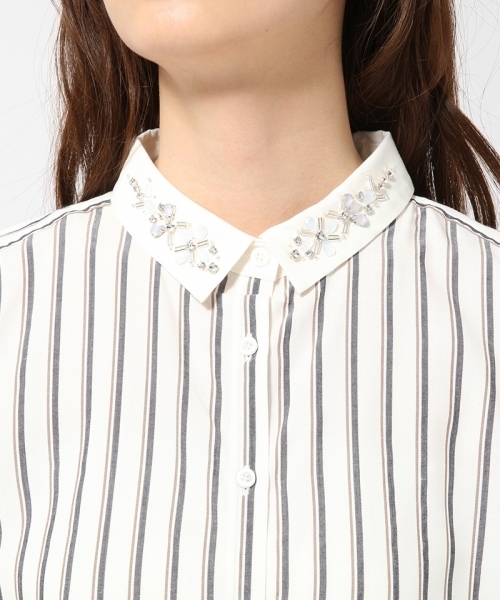 GLOBAL WORK(グローバルワーク)の「ビジューエリシャツ半袖/709296(シャツ/ブラウス・レディース・ホワイト/ブルー/ネイビー/ストライプ/チェック・MEDIUM/LARGE)」の8枚目の写真