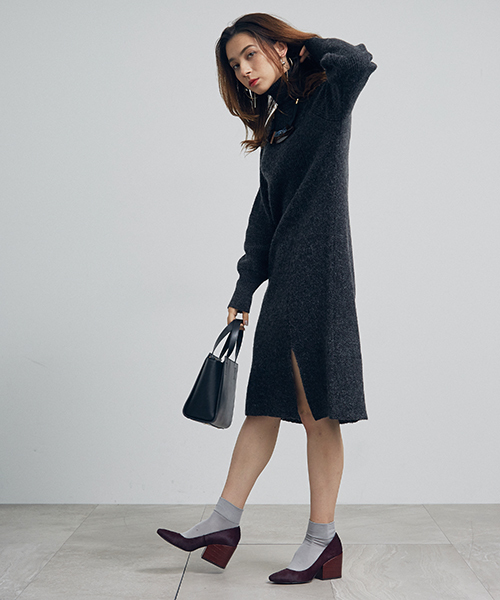 UNITED TOKYO(ユナイテッドトウキョウ)の「タートルニットロングワンピース(ワンピース・レディース・ベージュ/ダークグレー/ライトグレー・1)」の12枚目の写真