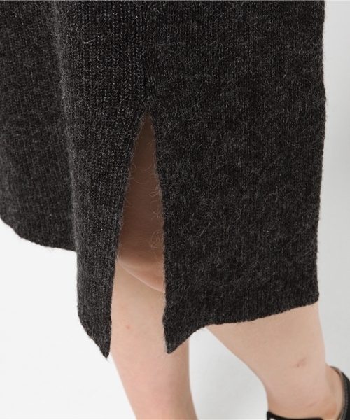 UNITED TOKYO(ユナイテッドトウキョウ)の「タートルニットロングワンピース(ワンピース・レディース・ベージュ/ダークグレー/ライトグレー・1)」の10枚目の写真