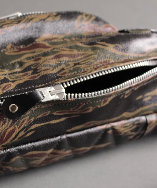 schott（ショット）の「Schott/ショット/TIGER CAMO RIDERS BODY BAG