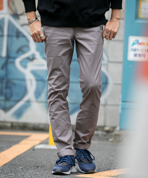 URBAN RESEARCH ROSSO MEN（アーバンリサーチロッソメン）の「スリムストレッチチノパンツ（チノパンツ・メンズ・ベージュ/ネイビー/グレー/ブラック・M/S/L/XL）」の2枚目の写真