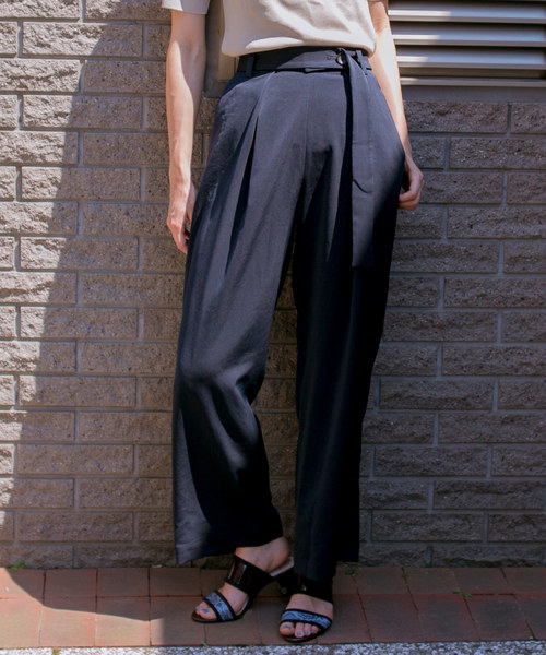 STUDIOUS（ステュディオス）の「ピーチセミワイドベルトパンツ（その他パンツ・レディース・ベージュ/ネイビー/バーガンディー・1/0）」の2枚目の写真