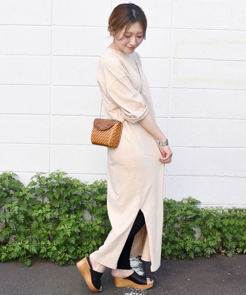 Khaju（カージュ）の「Khaju:ビッグTEEワンピース◇（ワンピース・レディース・ベージュ/ピンク/ブラック・ONE SIZE）」の3枚目の写真