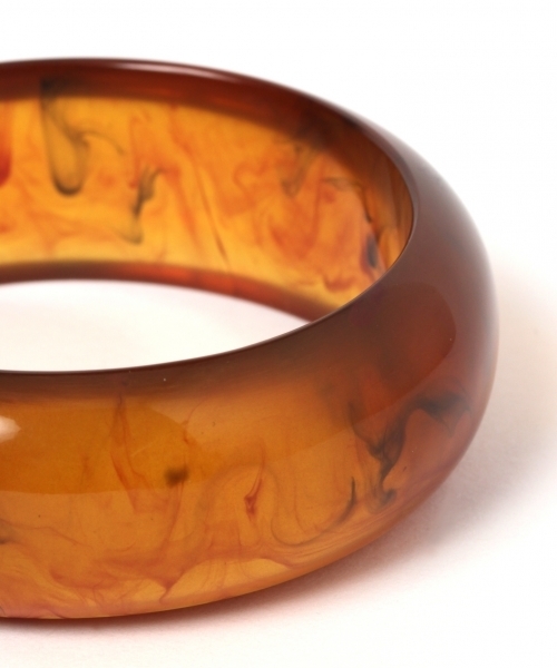 A part by（アパートバイ）の「クリアバンクル 798529（バングル/リストバンド・レディース・ブラウン/クリア・FREE）」の3枚目の写真