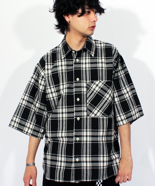 8(eight)(エイト)の「チェック ビッグシャツ ビッグシルエット バッグプリント(シャツ/ブラウス・メンズ・ブラック/レッド/ブルー・MEDIUM/LARGE)」の1枚目の写真