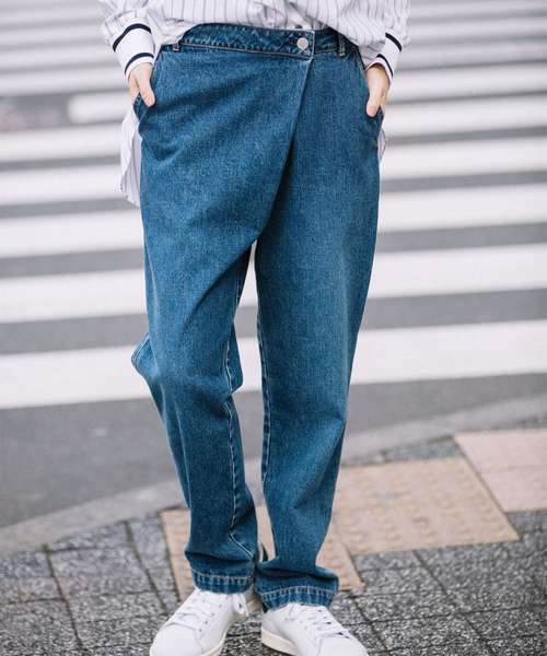 Munich（ミューニック）の「10.5ozデニムテーパードパンツ（デニムパンツ・レディース・ネイビー/ブルー・S/M/XS）」の2枚目の写真