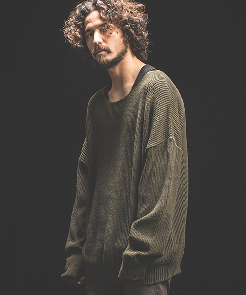 Jih Nunc(ジーヌンク)の「mn1904-ルーズネックワイドシルエットワッフルニット(ニット/セーター・メンズ・チャコール/カーキ/ベージュ・S/M/L)」の10枚目の写真