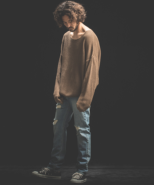 Jih Nunc(ジーヌンク)の「mn1904-ルーズネックワイドシルエットワッフルニット(ニット/セーター・メンズ・チャコール/カーキ/ベージュ・S/M/L)」の8枚目の写真