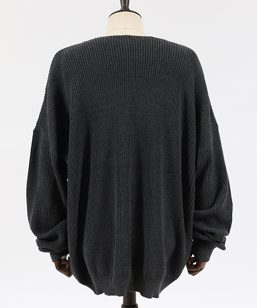 Jih Nunc(ジーヌンク)の「mn1904-ルーズネックワイドシルエットワッフルニット(ニット/セーター・メンズ・チャコール/カーキ/ベージュ・S/M/L)」の18枚目の写真