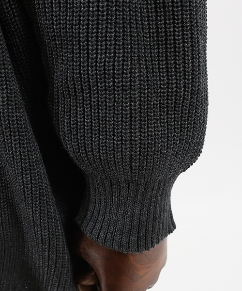 Jih Nunc(ジーヌンク)の「mn1904-ルーズネックワイドシルエットワッフルニット(ニット/セーター・メンズ・チャコール/カーキ/ベージュ・S/M/L)」の7枚目の写真