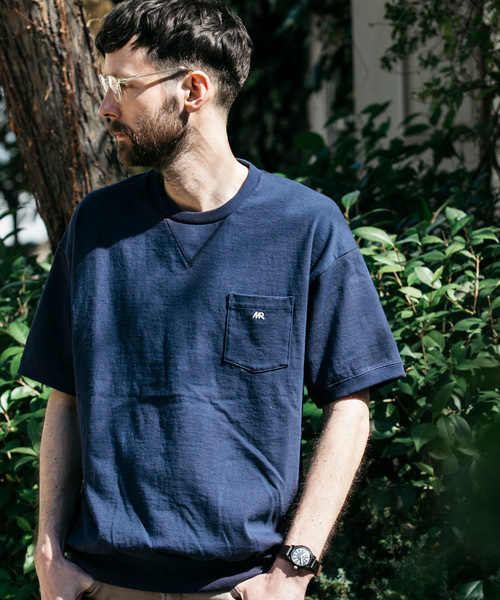 MR.OLIVE（ミスターオリーブ）の「12/1 EMERALD HEAVY WEIGHT PLAINSTITCH / SQUEEZING HEM T-SHIRT（Tシャツ/カットソー・メンズ・ネイビー/オフホワイト/ブラック/グリーン・MEDIUM/LARGE/SMALL）」の4枚目の写真