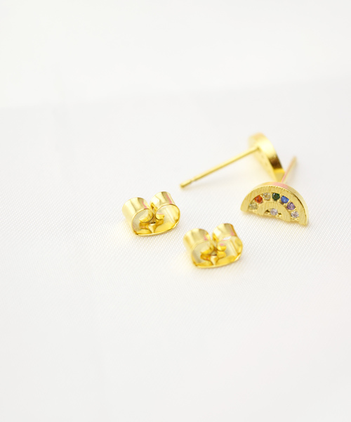 petitcro(プティクロ)の「rainbow ピアス(ピアス(両耳用)・レディース・マルチ・ONE SIZE)」の3枚目の写真