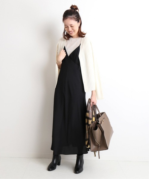 SLOBE IENA（スローブイエナ）の「ウォッシャブルウールハイゲージリブクルーネックプルオーバー◆（ニット/セーター・レディース・ブラック/ベージュ/ブルー/アイボリー・FREE）」の9枚目の写真