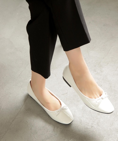 SOROTTO（ソロット）の「【晴雨兼用】スクエアトゥバレエシューズ レインパンプス（レインシューズ・レディース・グレー/ホワイト/マスタード/レッド/ブラウン/ブラック・23.0cm/23.5cm/24.0cm/24.5cm/25.0cm/25.5cm/22.0cm/22.5cm）」の10枚目の写真