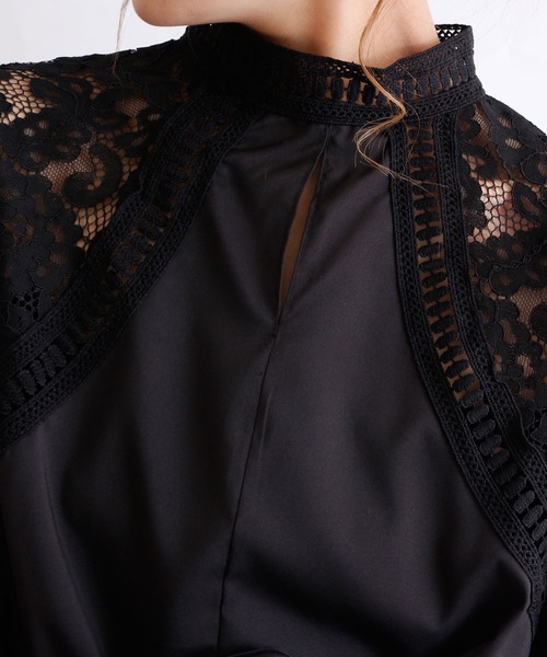 Sawa a la mode（サワアラモード）の「スリット入り花レースのハイネックトップス（シャツ/ブラウス・レディース・ブラック・FREE）」の4枚目の写真