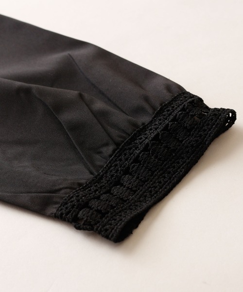 Sawa a la mode（サワアラモード）の「スリット入り花レースのハイネックトップス（シャツ/ブラウス・レディース・ブラック・FREE）」の10枚目の写真