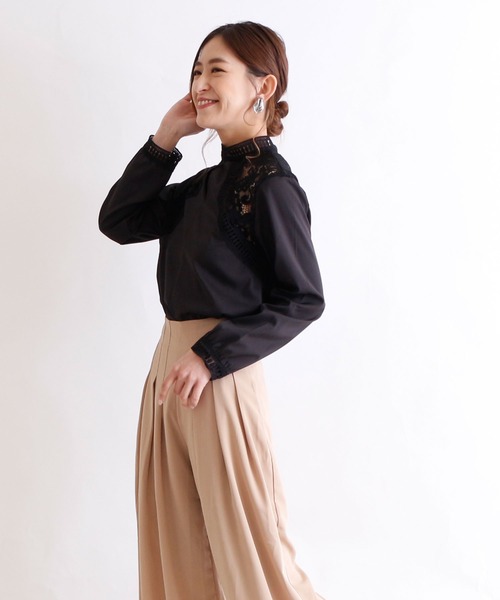 Sawa a la mode（サワアラモード）の「スリット入り花レースのハイネックトップス（シャツ/ブラウス・レディース・ブラック・FREE）」の13枚目の写真