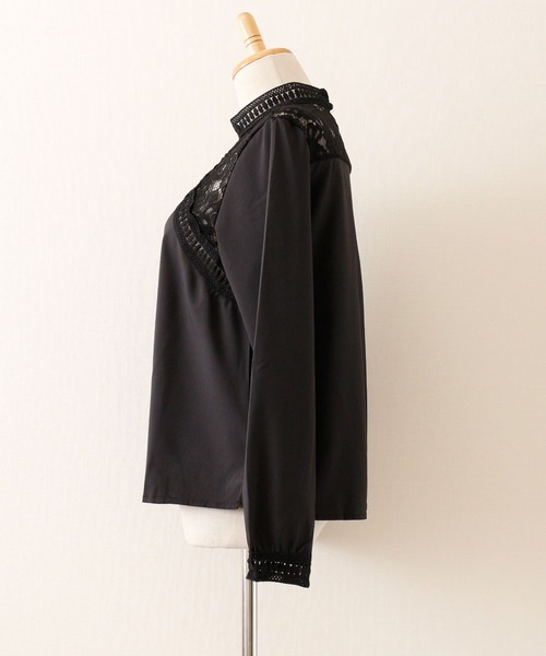 Sawa a la mode（サワアラモード）の「スリット入り花レースのハイネックトップス（シャツ/ブラウス・レディース・ブラック・FREE）」の14枚目の写真