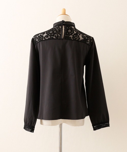 Sawa a la mode（サワアラモード）の「スリット入り花レースのハイネックトップス（シャツ/ブラウス・レディース・ブラック・FREE）」の15枚目の写真