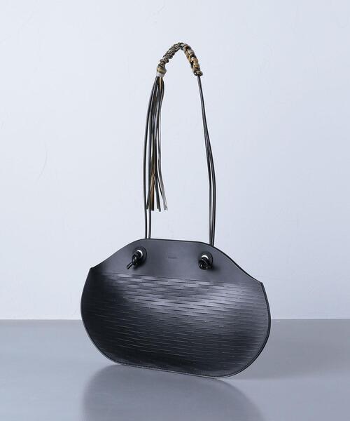 A VACATION（アヴァケーション）の「＜A VACATION（ア バケーション