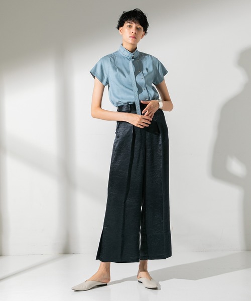 UNITED TOKYO（ユナイテッドトウキョウ）の「フロントタックサテンワイドパンツ（その他パンツ・レディース・ベージュ/ネイビー・0）」の5枚目の写真