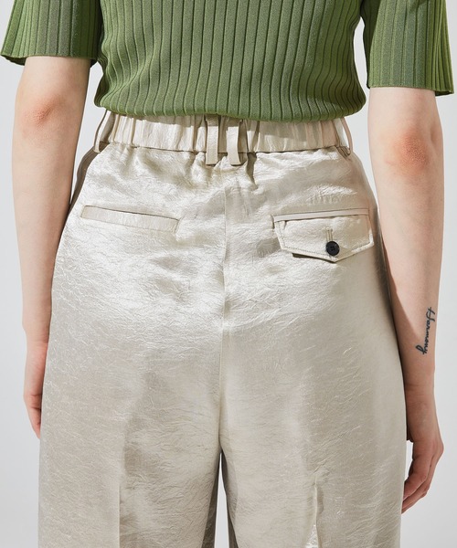 UNITED TOKYO（ユナイテッドトウキョウ）の「フロントタックサテンワイドパンツ（その他パンツ・レディース・ベージュ/ネイビー・0）」の21枚目の写真