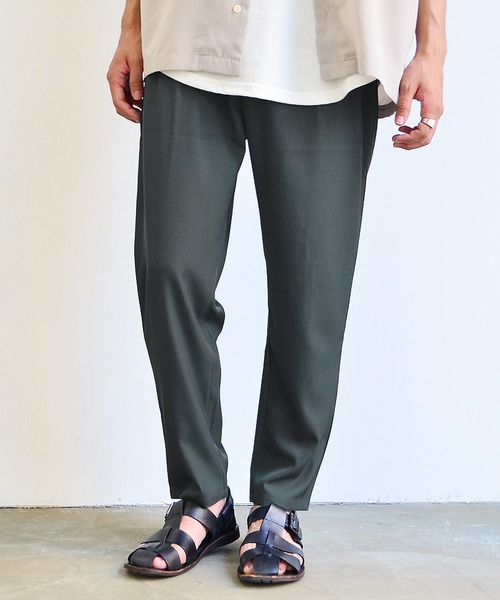 MinoriTY（マイノリティ）の「【MinoriTY】ワイドパンツ テーパードパンツ とろみ素材 メンズ【セットアップ対象商品あり】（スラックス・メンズ・ベージュ/グレー/ブラウン/ライトブルーグレー/チャコール/グレイッシュベージュ/チャコールグレー/ライトベージュ/ダークブルー/ダークグリーン・M/L/S）」の4枚目の写真