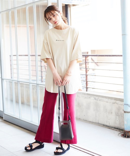 KANGOL EXTRA COMFORT（カンゴールエクストラコンフォート）の「WEB別注【KANGOL EXTRA COMFORT(カンゴール エクストラ コンフォート)】裾ラウンドチュニックTシャツ（Tシャツ/カットソー・レディース・チャコールグレー/ブラック/オフホワイト/ベージュ/モカ/ブラウン/パープル/ネイビー/ライトグリーン/マスタード・LL/L/M）」の6枚目の写真