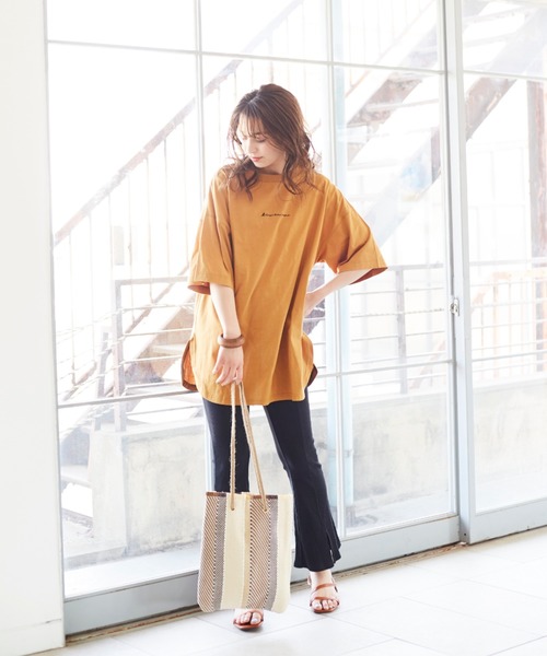 KANGOL EXTRA COMFORT（カンゴールエクストラコンフォート）の「WEB別注【KANGOL EXTRA COMFORT(カンゴール エクストラ コンフォート)】裾ラウンドチュニックTシャツ（Tシャツ/カットソー・レディース・チャコールグレー/ブラック/オフホワイト/ベージュ/モカ/ブラウン/パープル/ネイビー/ライトグリーン/マスタード・LL/L/M）」の10枚目の写真