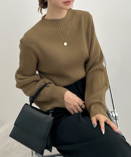 Futier land（フューティアランド）の「【新色追加】ボトルネックバルーンスリーブニット（ニット/セーター・レディース・ホワイト/ブラック/ベージュ/パープル/グレー/ライトグリーン/マスタード/テラコッタ/グレイッシュブルー/ピンク/アイボリー/グリーン/モカ/オレンジ/ブルー/ネイビー/ブラウン/レッド/グレイッシュベージュ/チャコールグレー・FREE）」の11枚目の写真