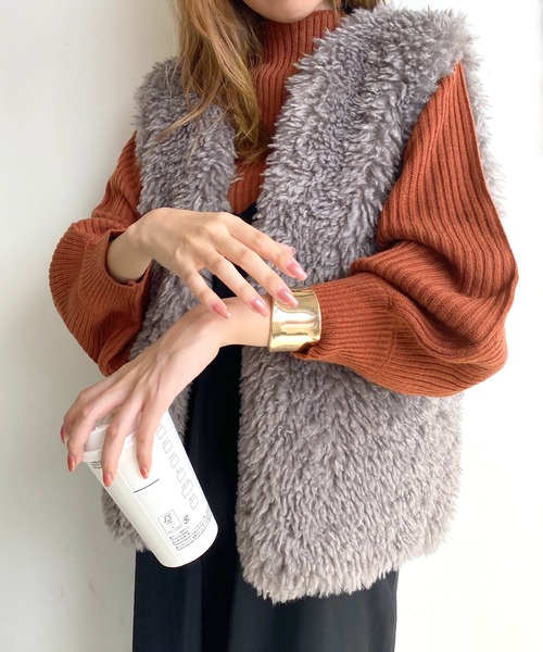 Futier land（フューティアランド）の「【新色追加】ボトルネックバルーンスリーブニット（ニット/セーター・レディース・ホワイト/ブラック/ベージュ/パープル/グレー/ライトグリーン/マスタード/テラコッタ/グレイッシュブルー/ピンク/アイボリー/グリーン/モカ/オレンジ/ブルー/ネイビー/ブラウン/レッド/グレイッシュベージュ/チャコールグレー・FREE）」の9枚目の写真