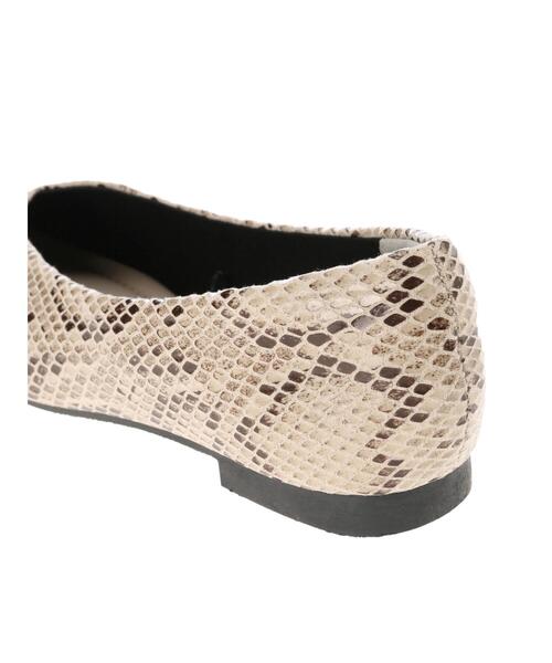 AMERICAN HOLIC（アメリカンホリック）の「パイソンスリムスクエアトウVカットフラットパンプス　＊（パンプス・レディース・パイソン・S/L/M）」の6枚目の写真