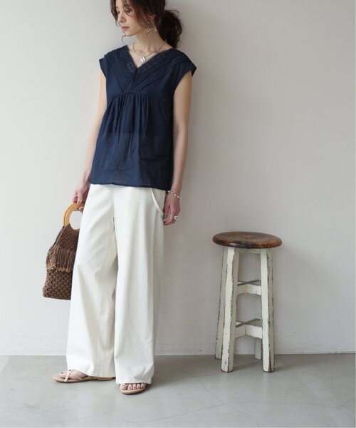 frames RAY CASSIN(フレームスレイカズン)の「【WEB限定】ピンタック×レース前後2wayブラウス(シャツ/ブラウス・レディース・ネイビー/オフホワイト・FREE)」の21枚目の写真