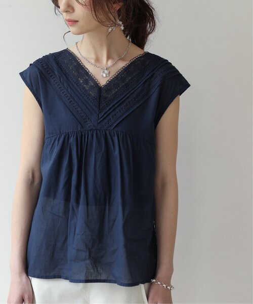 frames RAY CASSIN(フレームスレイカズン)の「【WEB限定】ピンタック×レース前後2wayブラウス(シャツ/ブラウス・レディース・ネイビー/オフホワイト・FREE)」の22枚目の写真