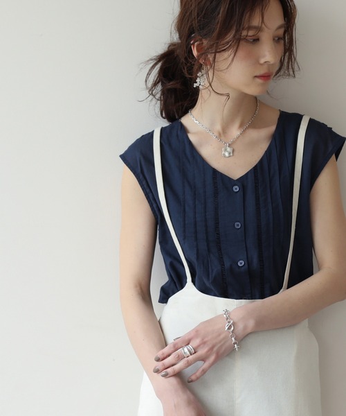 frames RAY CASSIN(フレームスレイカズン)の「【WEB限定】ピンタック×レース前後2wayブラウス(シャツ/ブラウス・レディース・ネイビー/オフホワイト・FREE)」の2枚目の写真