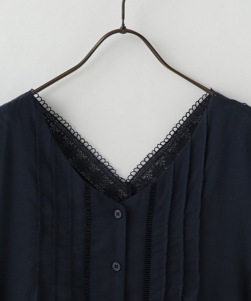 frames RAY CASSIN(フレームスレイカズン)の「【WEB限定】ピンタック×レース前後2wayブラウス(シャツ/ブラウス・レディース・ネイビー/オフホワイト・FREE)」の10枚目の写真