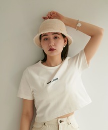TINA：JOJUN | ロゴ刺繍Tシャツ TINA：JOJUN(Tシャツ/カットソー)
