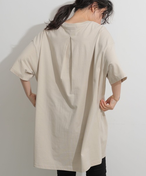 AMERICAN HOLIC（アメリカンホリック）の「バックタックドロップショルダーBIGチュニック　＊●（Tシャツ/カットソー・レディース・オフホワイト/チャコールグレー/ミント/ライトグレー/ブルー・L/M）」の4枚目の写真