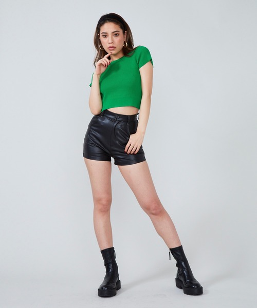 SHAGGIE（シャギー）の「バックオープンストラップトップス（Tシャツ/カットソー・レディース・ホワイト/ブラック/オレンジ/グリーン・FREE）」の8枚目の写真