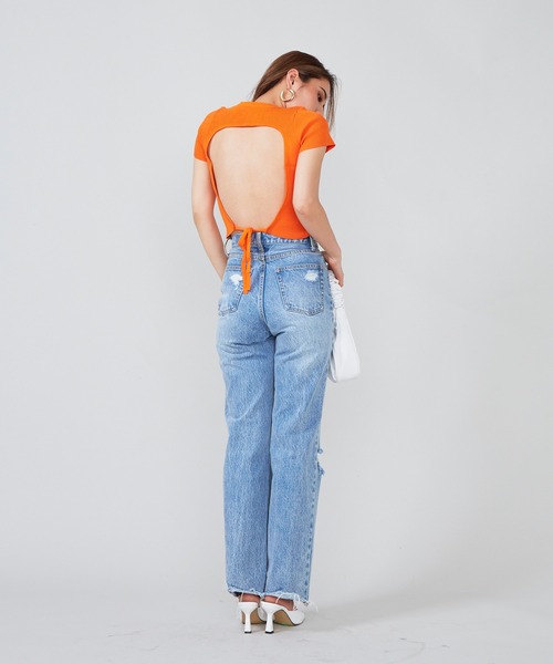 SHAGGIE（シャギー）の「バックオープンストラップトップス（Tシャツ/カットソー・レディース・ホワイト/ブラック/オレンジ/グリーン・FREE）」の16枚目の写真