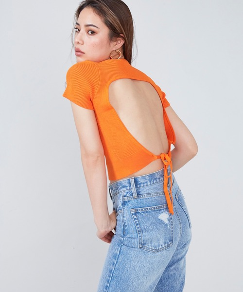 SHAGGIE（シャギー）の「バックオープンストラップトップス（Tシャツ/カットソー・レディース・ホワイト/ブラック/オレンジ/グリーン・FREE）」の10枚目の写真