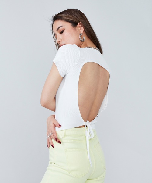 SHAGGIE（シャギー）の「バックオープンストラップトップス（Tシャツ/カットソー・レディース・ホワイト/ブラック/オレンジ/グリーン・FREE）」の22枚目の写真