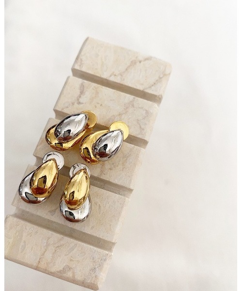 mou（モウ）の「バイカラーぷっくり雫ピアス（ピアス（両耳用）・レディース・シルバー/ゴールド・FREE）」の5枚目の写真